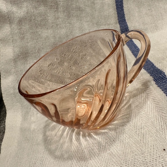 Vintage 1970's Pink Swirl glass Arcoroc France coffee / tea cup - Picture 1 of 5